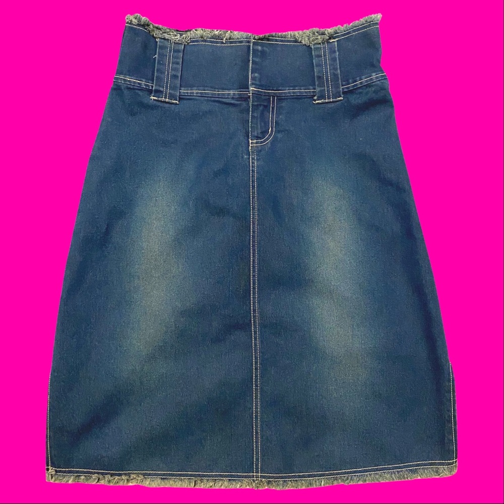 Denim SOLO skirt.